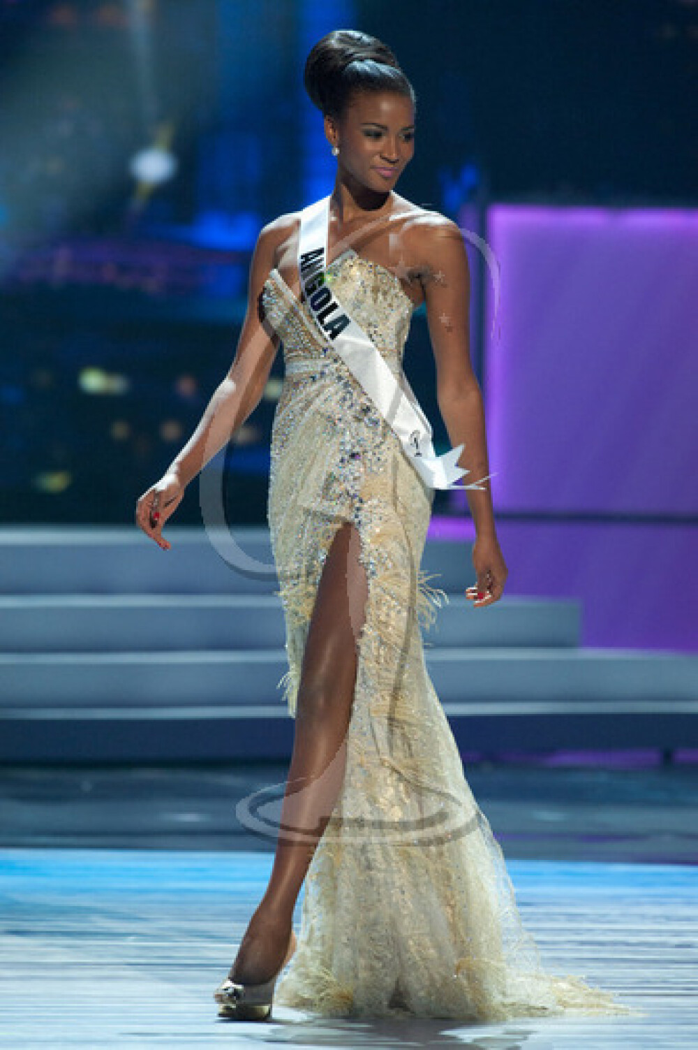 Este sau nu cea mai frumoasa femeie din lume? Acuzatii grave de frauda la Miss Univers 2011 - Imaginea 3