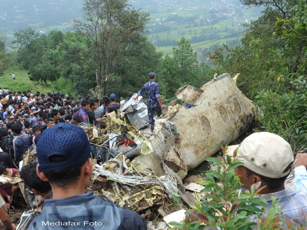 19 morti, majoritatea turisti straini, intr-un accident aviatic in Nepal. GALERIE FOTO - Imaginea 1