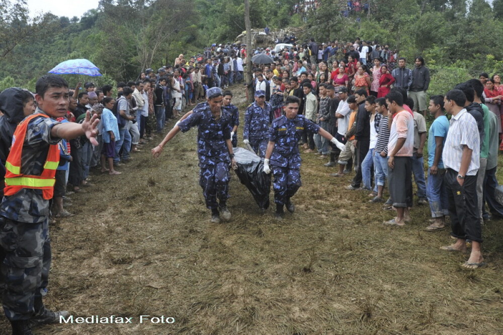 19 morti, majoritatea turisti straini, intr-un accident aviatic in Nepal. GALERIE FOTO - Imaginea 3