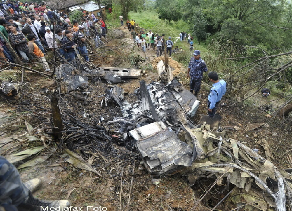 19 morti, majoritatea turisti straini, intr-un accident aviatic in Nepal. GALERIE FOTO - Imaginea 4