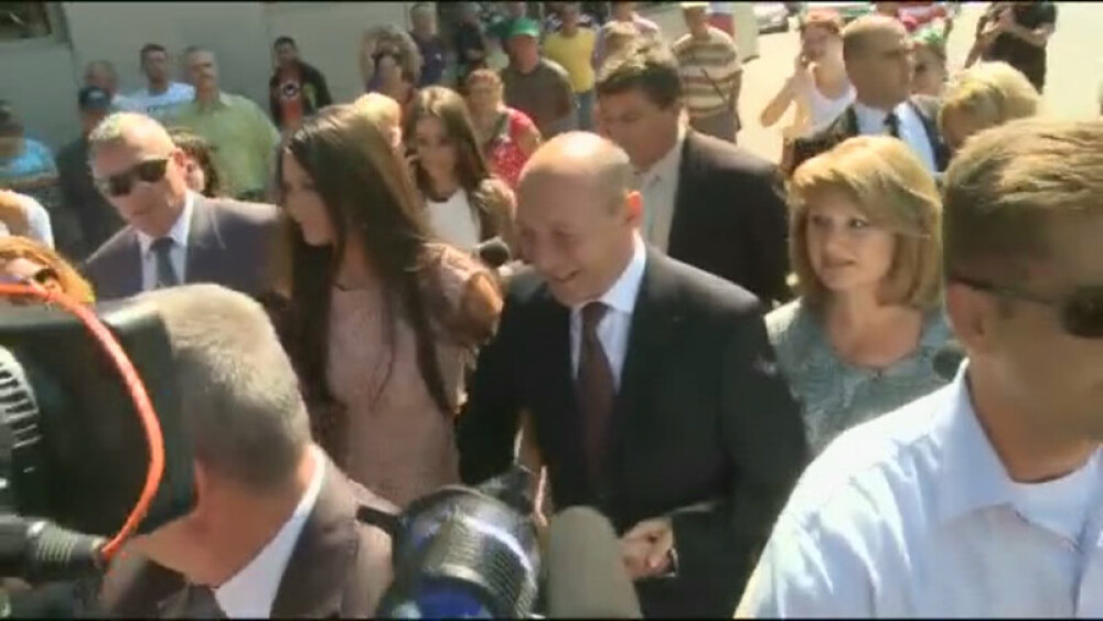 Cum a decurs cea mai frumoasa zi din viata fiicei Presedintelui. Imagini de la nunta Elenei Basescu - Imaginea 1
