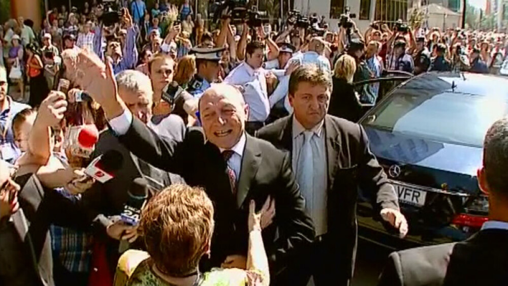 Cum a decurs cea mai frumoasa zi din viata fiicei Presedintelui. Imagini de la nunta Elenei Basescu - Imaginea 4