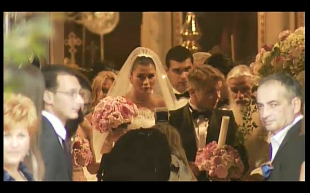 Cum a decurs cea mai frumoasa zi din viata fiicei Presedintelui. Imagini de la nunta Elenei Basescu - Imaginea 9