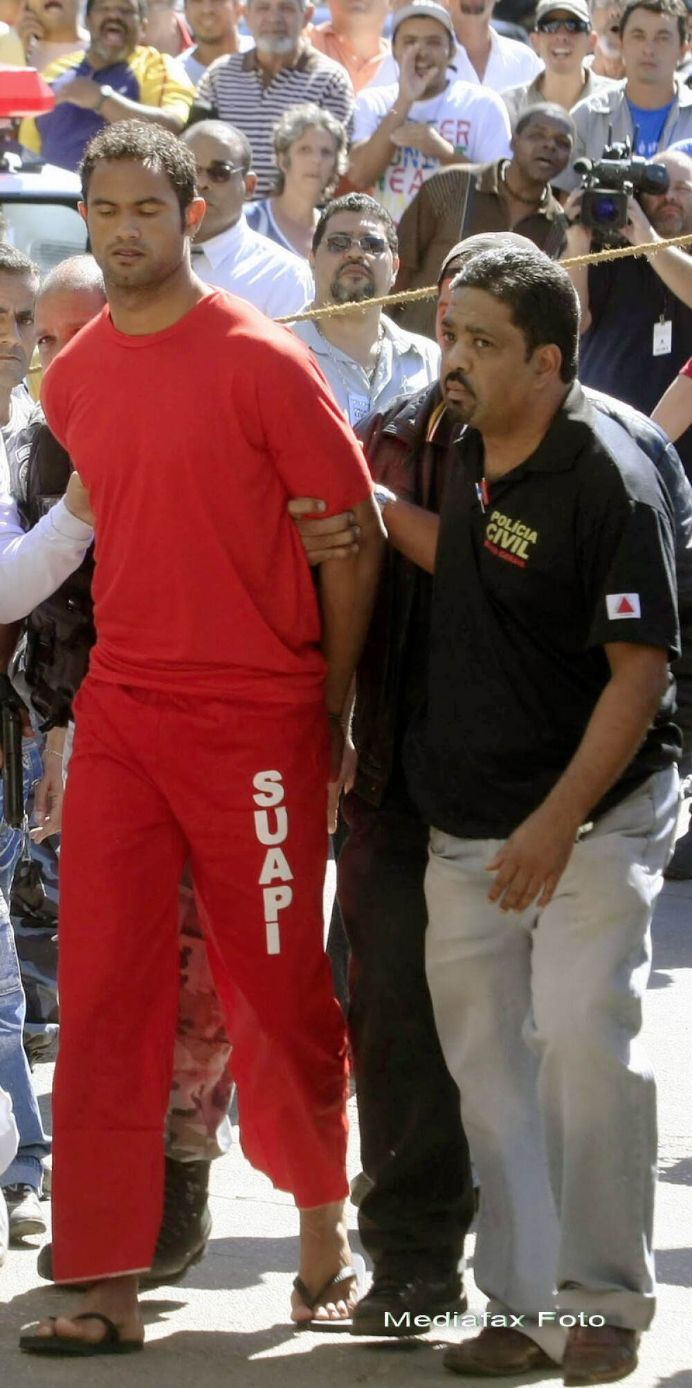 Incepe procesul fotbalistului brazilian Bruno, acuzat ca a ordonat uciderea unei foste iubite - Imaginea 3
