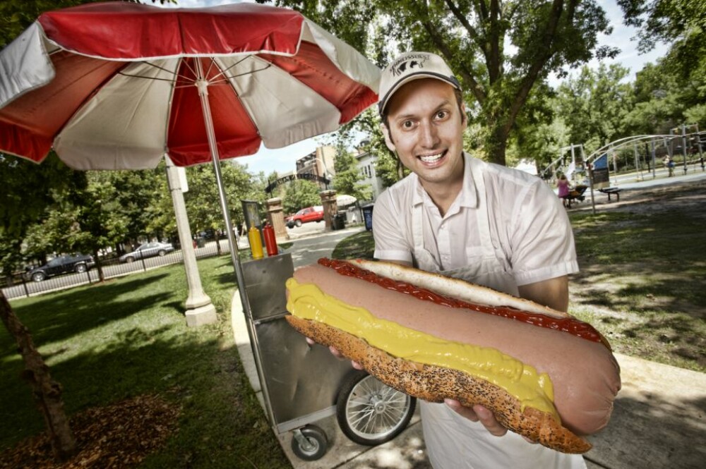 Caine de 2.2 metri inaltime si hot dog de 3 kilograme. GALERIE FOTO cu recordurile Guiness Book 2012 - Imaginea 7