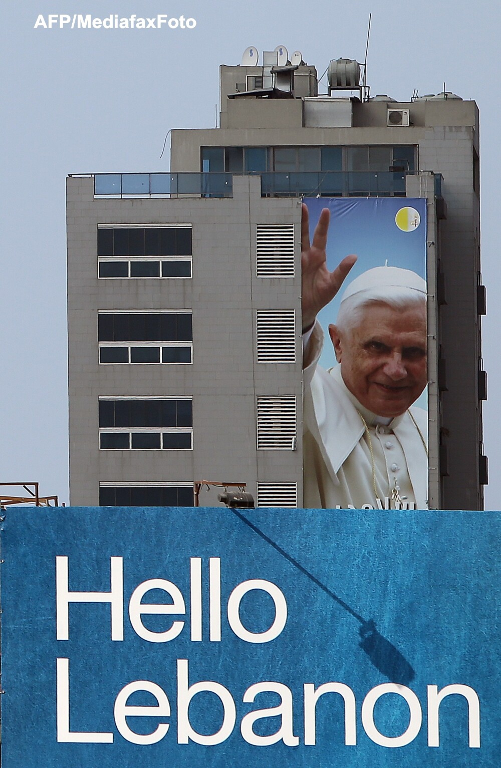 Ceremonie grandioasa in Beirut pentru Papa Benedict al XVI-lea - Imaginea 2