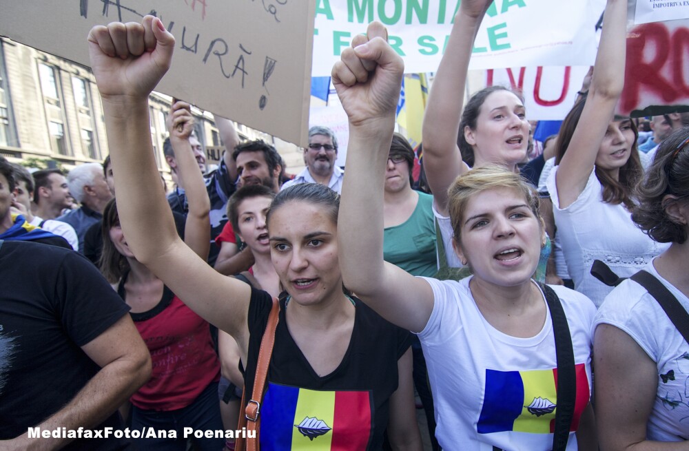 Proteste in Bucuresti. Sute de persoane au manifestat impotriva proiectului Rosia Montana - Imaginea 2