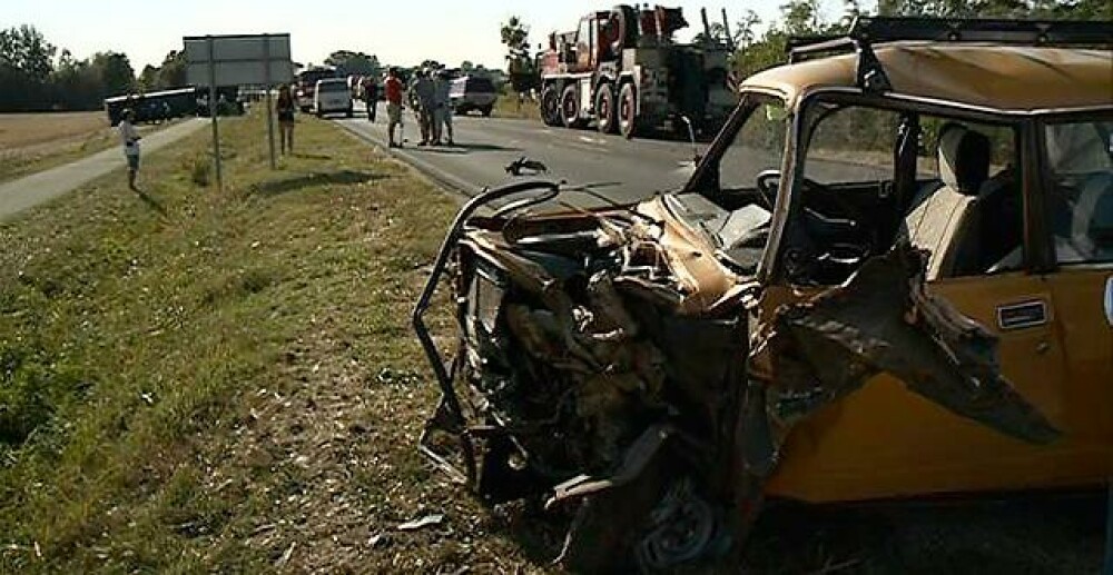 Autocarul echipei de baschet Gyor, implicat intr-un accident grav: 2 morti si 16 raniti - Imaginea 2