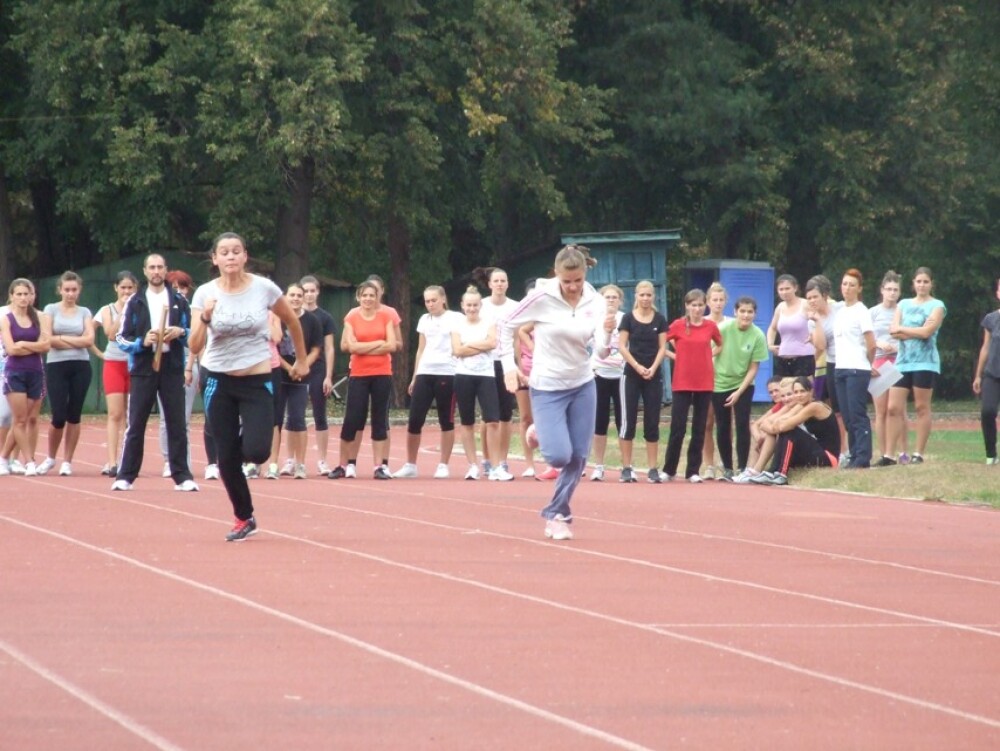 Peste 300 de elevi au trecut de probele sportive la Scoala de Politie Cluj - Imaginea 1