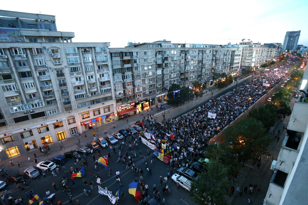 Peste 10.000 de oameni au protestat fata de proiectul Rosia Montana. Mesajul premierului Ponta - Imaginea 4