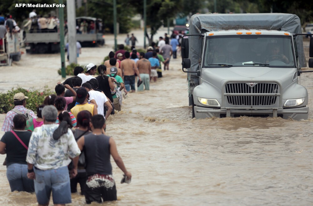 Situatie meteorologica fara precedent in Mexic in ultimii 55 de ani. Furtunile au ucis 80 de oameni - Imaginea 5