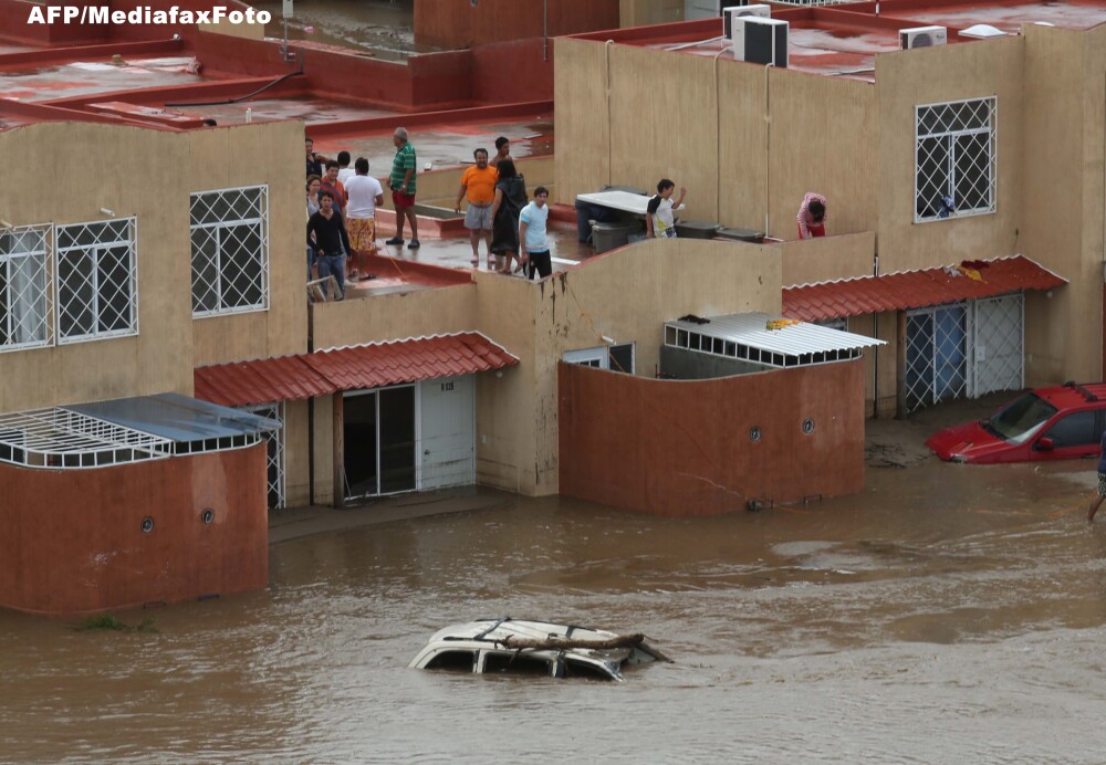 Situatie meteorologica fara precedent in Mexic in ultimii 55 de ani. Furtunile au ucis 80 de oameni - Imaginea 9