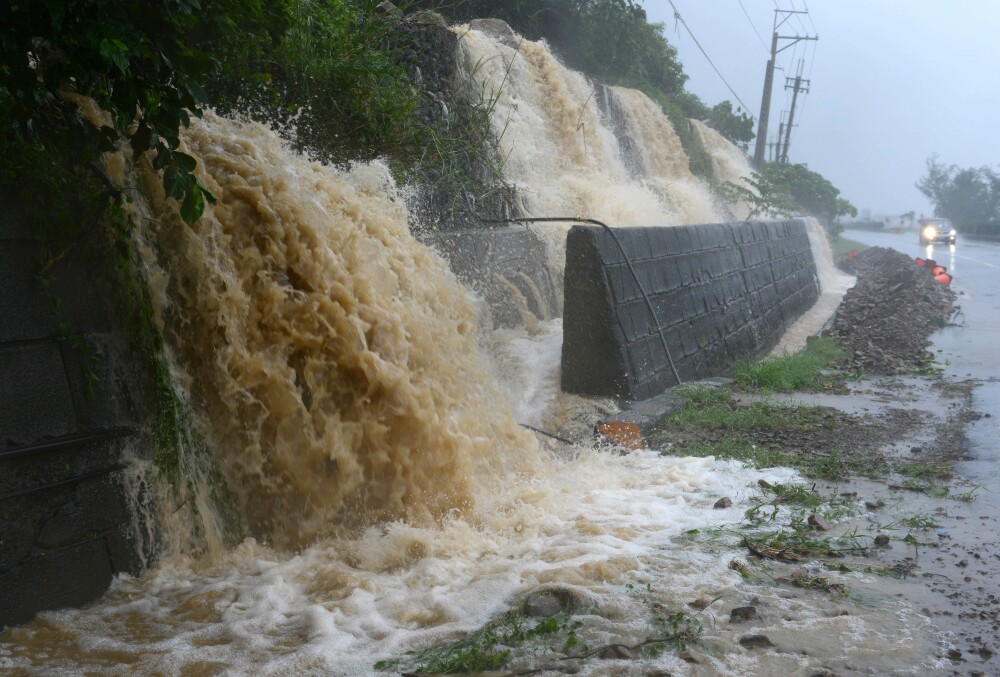 Super-taifunul Usagi face ravagii in Asia. Hong Kong, la un pas de a fi un oras complet paralizat - Imaginea 4