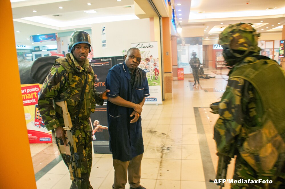 Bilantul provizoriu al atacului terorist din Kenya: cel putin 69 de morti si 63 de disparuti. VIDEO - Imaginea 4