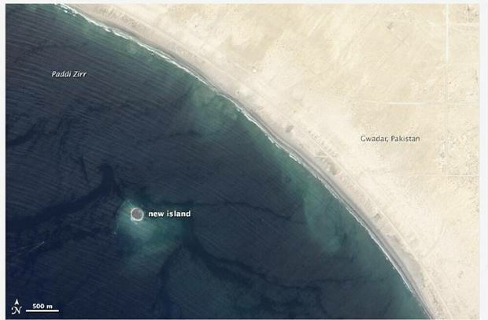 Primele fotografii publicate de NASA cu insula formata in Pakistan in urma cutremurului urias - Imaginea 2