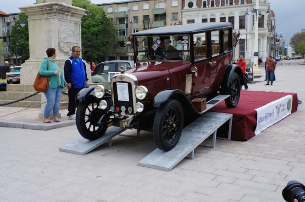 Tomitans' Clasic Cars Constanta. Raliul masinilor de epoca, vechi de 95 de ani. GALERIE FOTO - Imaginea 2