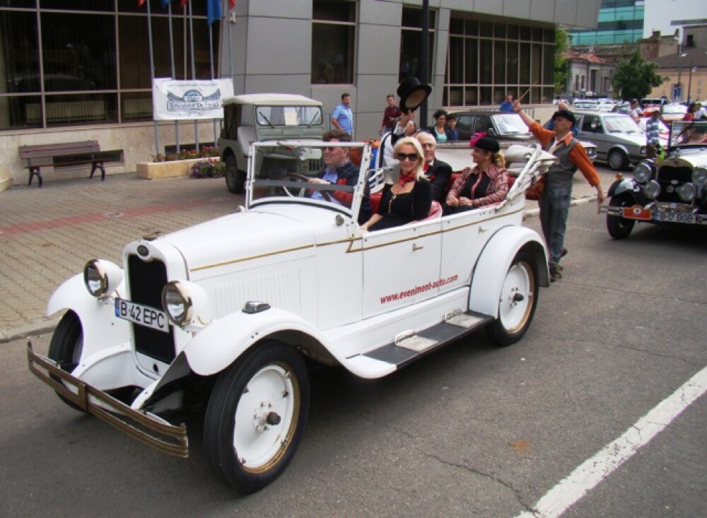 Tomitans' Clasic Cars Constanta. Raliul masinilor de epoca, vechi de 95 de ani. GALERIE FOTO - Imaginea 3