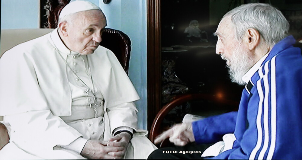 Papa Francisc s-a intalnit cu Fidel Castro, la locuinta liderului cubanez. Ce cadouri si-au facut cele doua personalitati - Imaginea 2