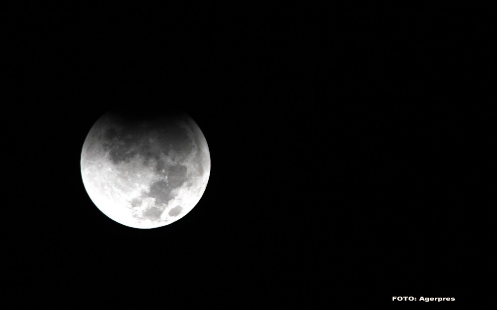 Cum s-a vazut eclipsa de Luna si Super Luna. GALERIE FOTO si VIDEO cu un eveniment astronomic foarte rar - Imaginea 8