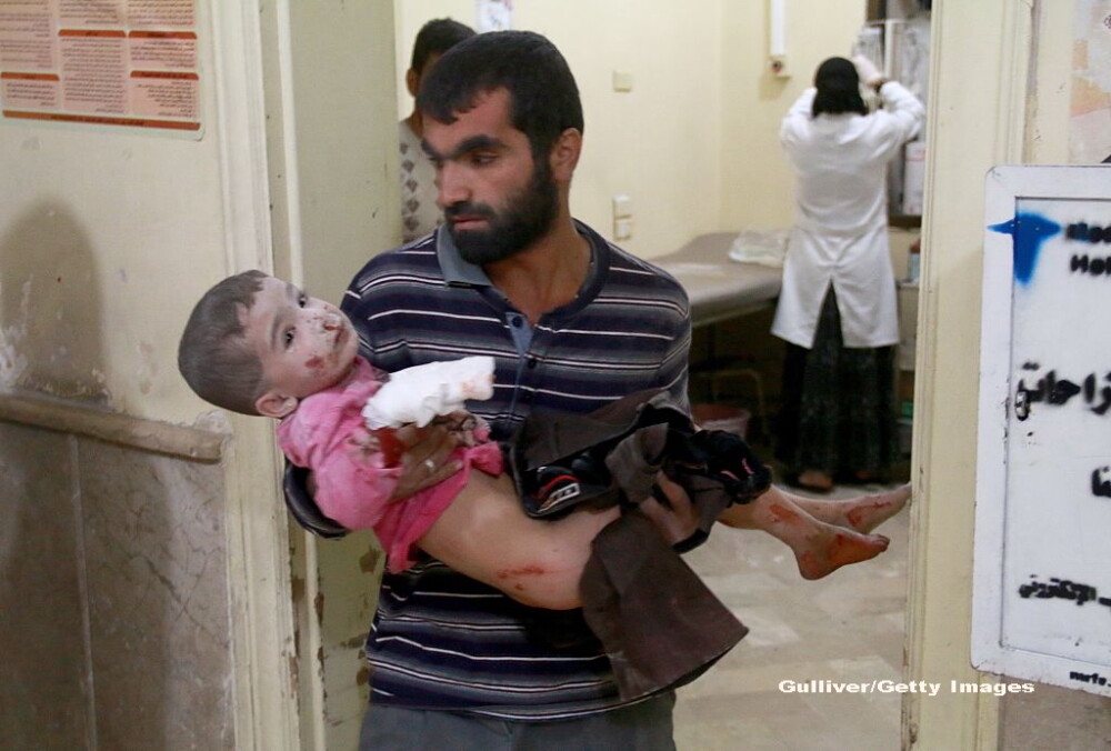 Lacrimi si sange in orasul Alep din Siria: 
