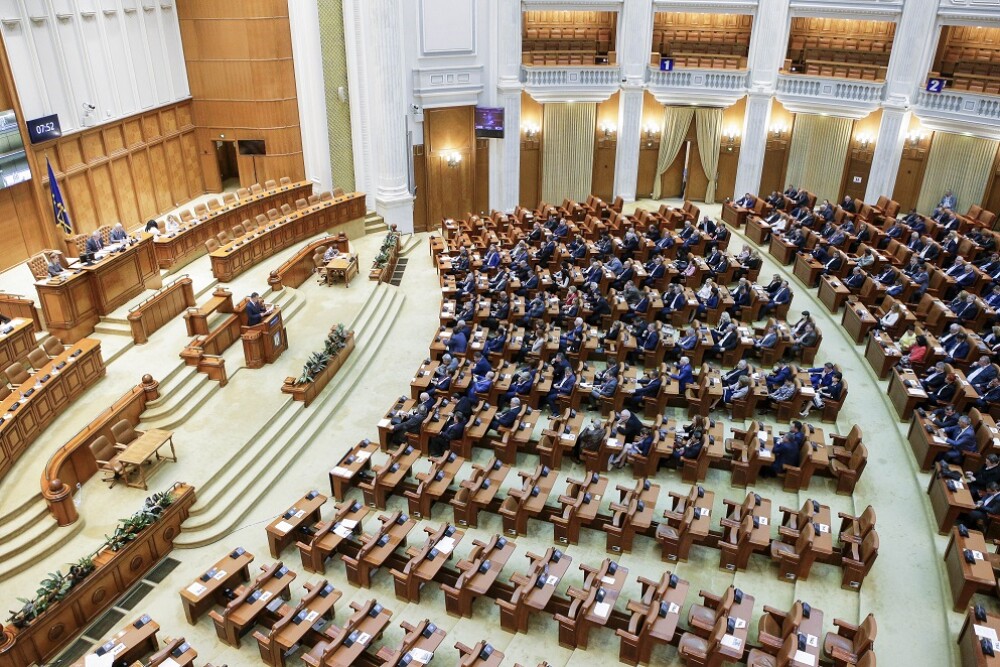 Parlamentul a votat bugetul de stat pe 2019 în forma respinsă de Klaus Iohannis, fără modificări - Imaginea 1