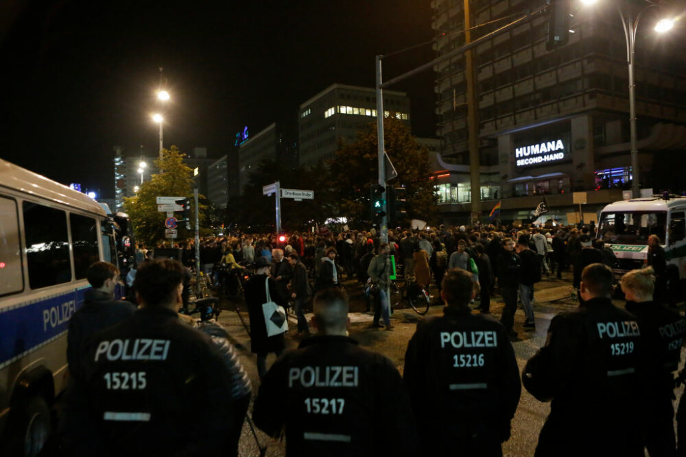 Proteste în Germania după rezultatul alegerilor: ”Afară cu naziștii!” - Imaginea 1