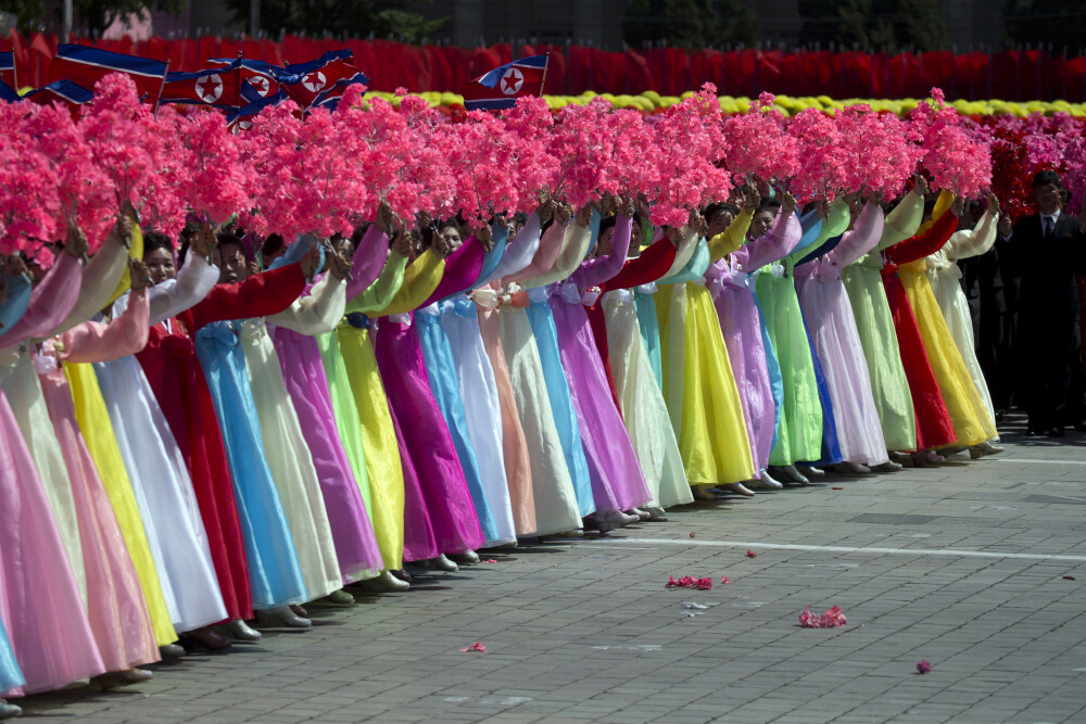 A 70-a aniversare a Coreei de Nord, în imagini. Paradă militară cu 12.000 de soldați - Imaginea 2
