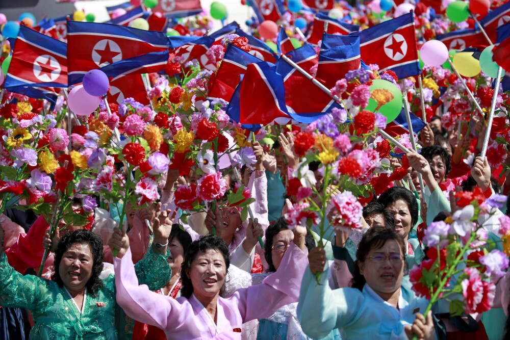A 70-a aniversare a Coreei de Nord, în imagini. Paradă militară cu 12.000 de soldați - Imaginea 8