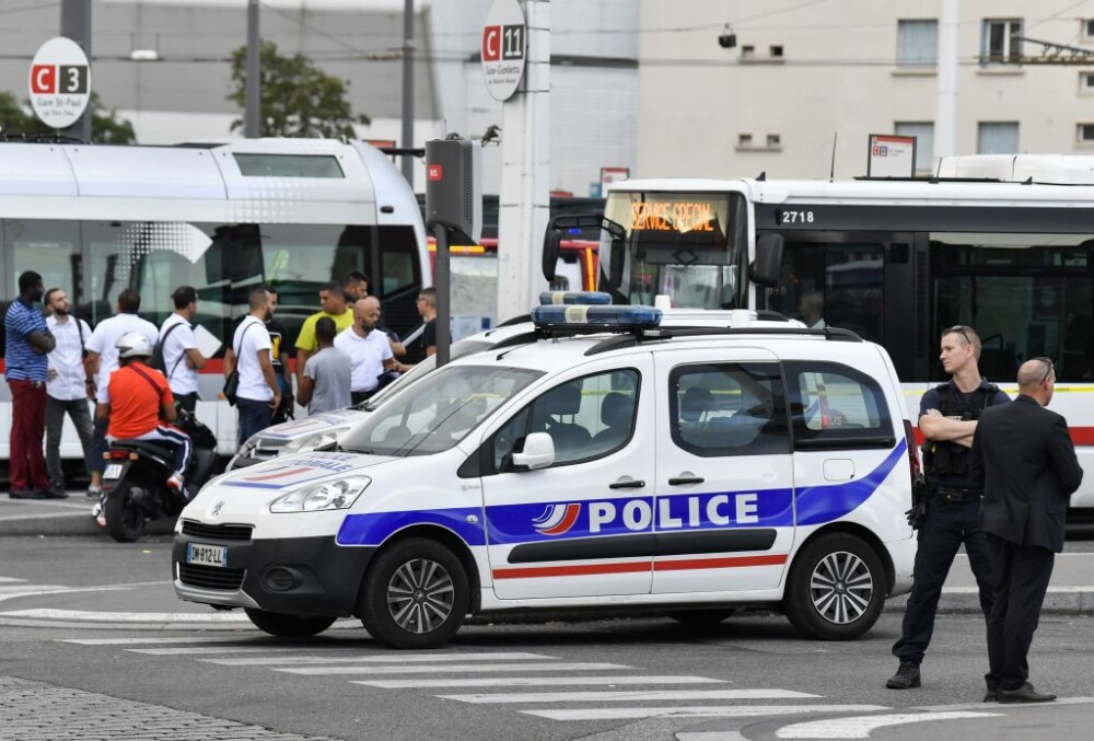 Atac în Lyon. Un refugiat a ucis un om și a rănit 8, cu un cuțit și o țepușă de rotisor - Imaginea 3