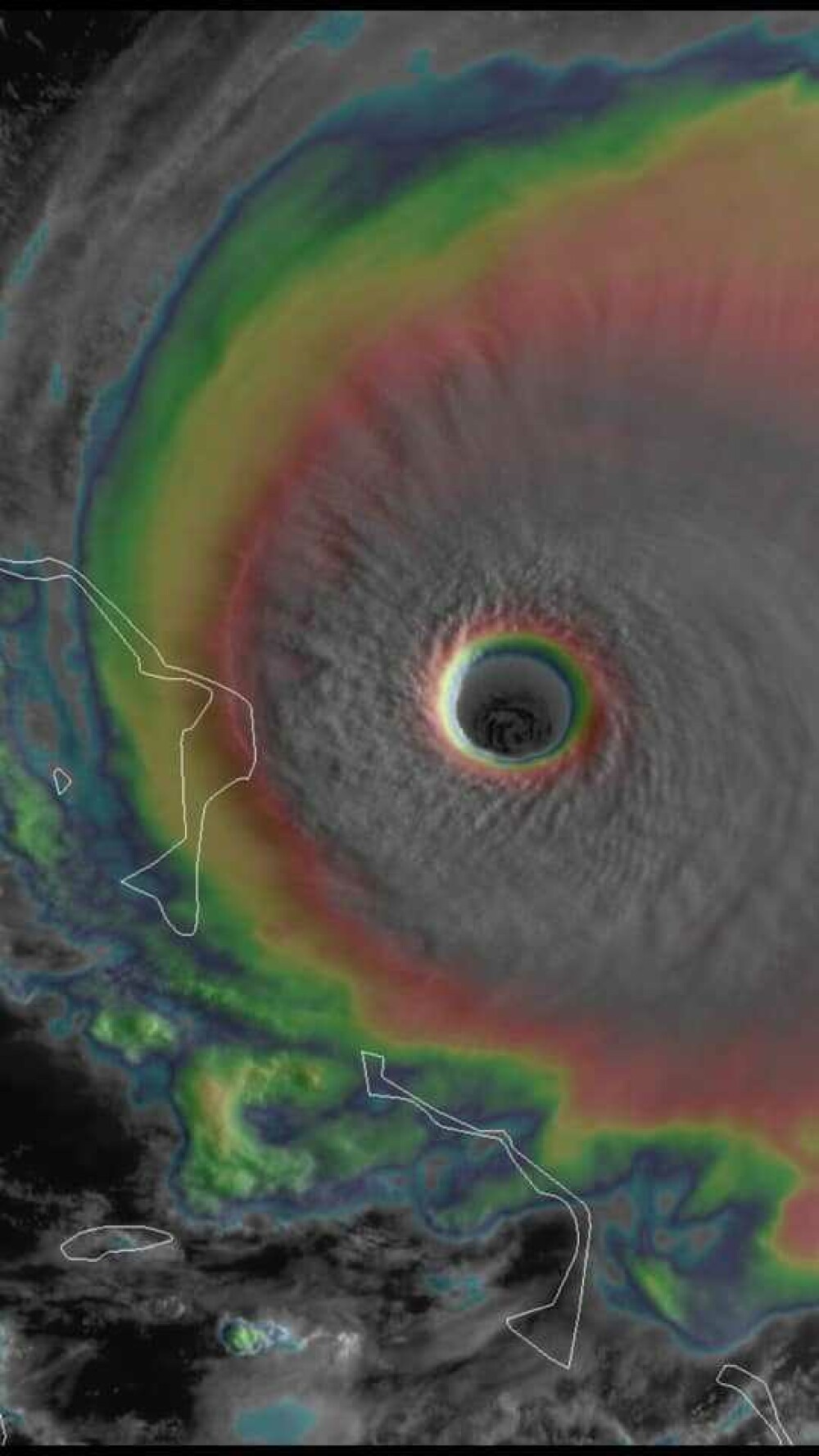 Imagini spectaculoase cu uraganul Dorian, de la NASA. Valurile ar putea atinge 6 m - Imaginea 3