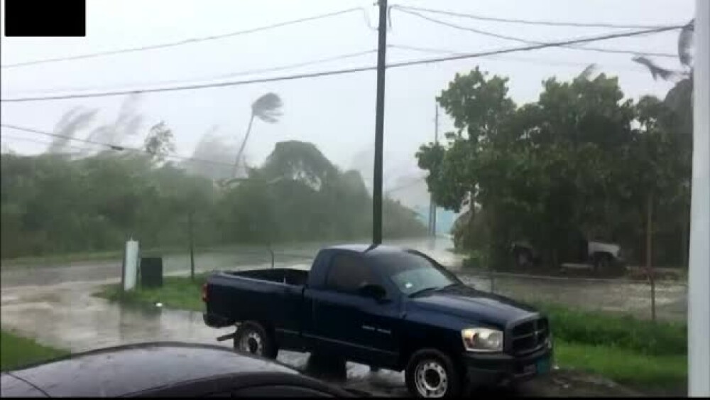 Stare de urgență în SUA. Uraganul Dorian a lovit Bahamas cu rafale de 300 de km/h. GALERIE FOTO - Imaginea 1