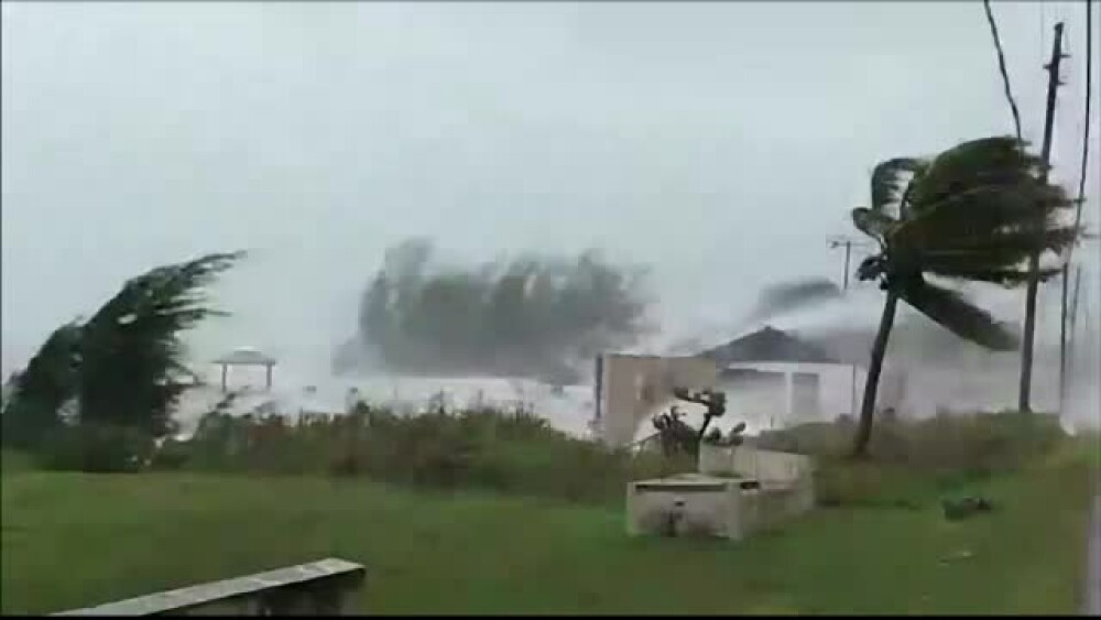 Stare de urgență în SUA. Uraganul Dorian a lovit Bahamas cu rafale de 300 de km/h. GALERIE FOTO - Imaginea 2