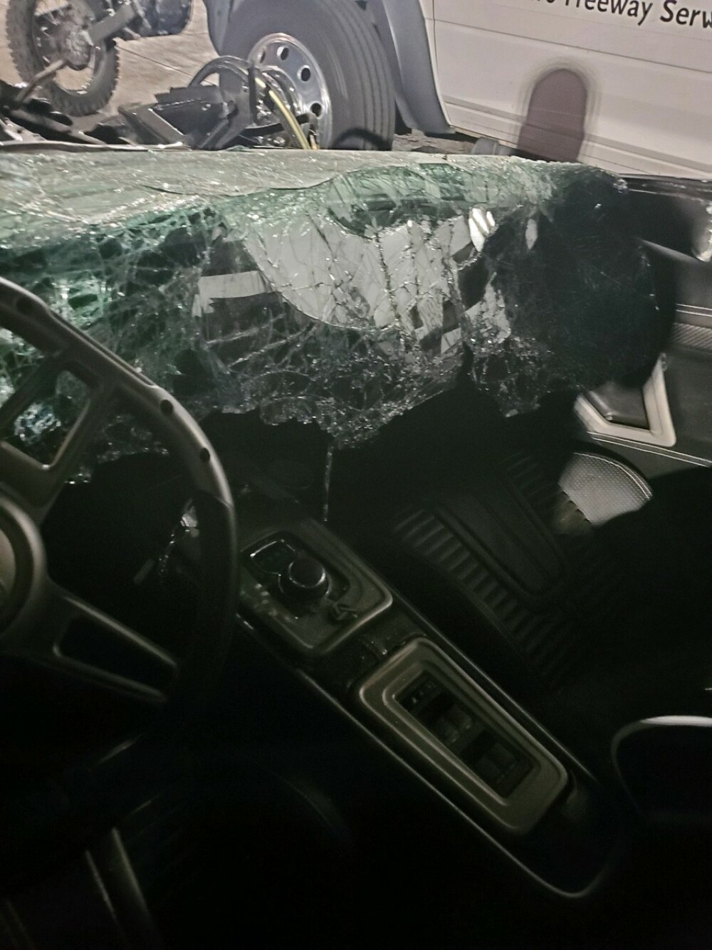 Starea lui Kevin Hart, după teribilul accident rutier. Anunțul făcut de soția sa - Imaginea 3