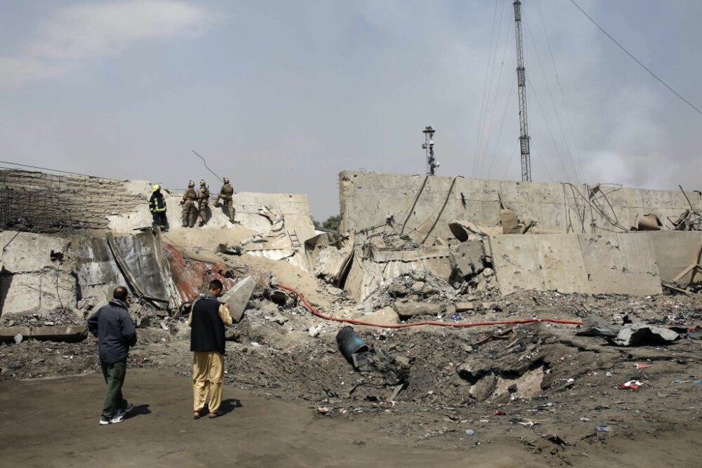 Imagini de la atentatul din Kabul, în care un oficial român a murit și altul a fost rănit - Imaginea 13