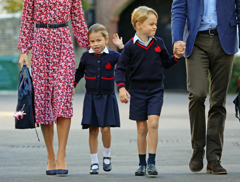 Prinţesa Charlotte, prima zi de şcoală. Cum şi-a făcut micuţa apariţia în fața fotografilor - Imaginea 2