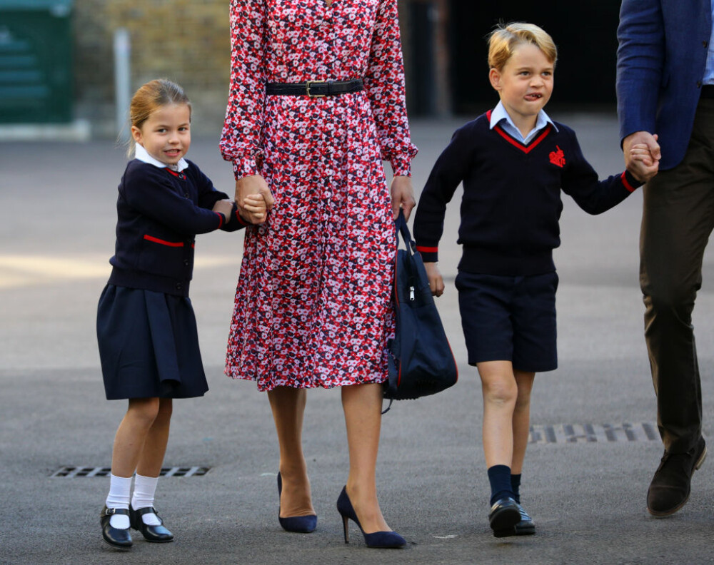 Prinţesa Charlotte, prima zi de şcoală. Cum şi-a făcut micuţa apariţia în fața fotografilor - Imaginea 6