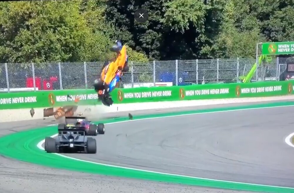 Moment șocant la o cursă de Formula 3. O mașină, „catapultată” la câțiva metri în aer. VIDEO - Imaginea 2
