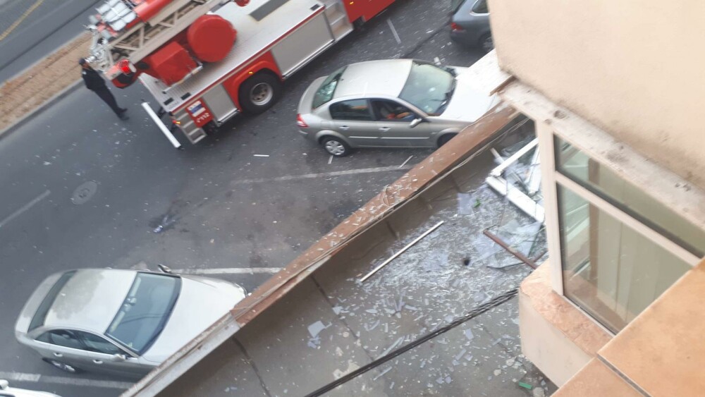 Explozie uriaşă, într-un bloc din Piteşti. Două apartamente au fost distruse - Imaginea 3