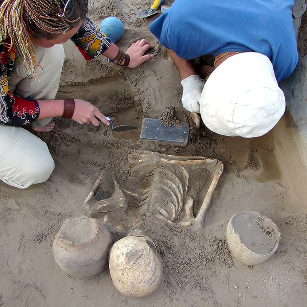 Obiectul misterios găsit într-un mormânt vechi de 2100 de ani din ”Atlantida Rusiei” - Imaginea 3