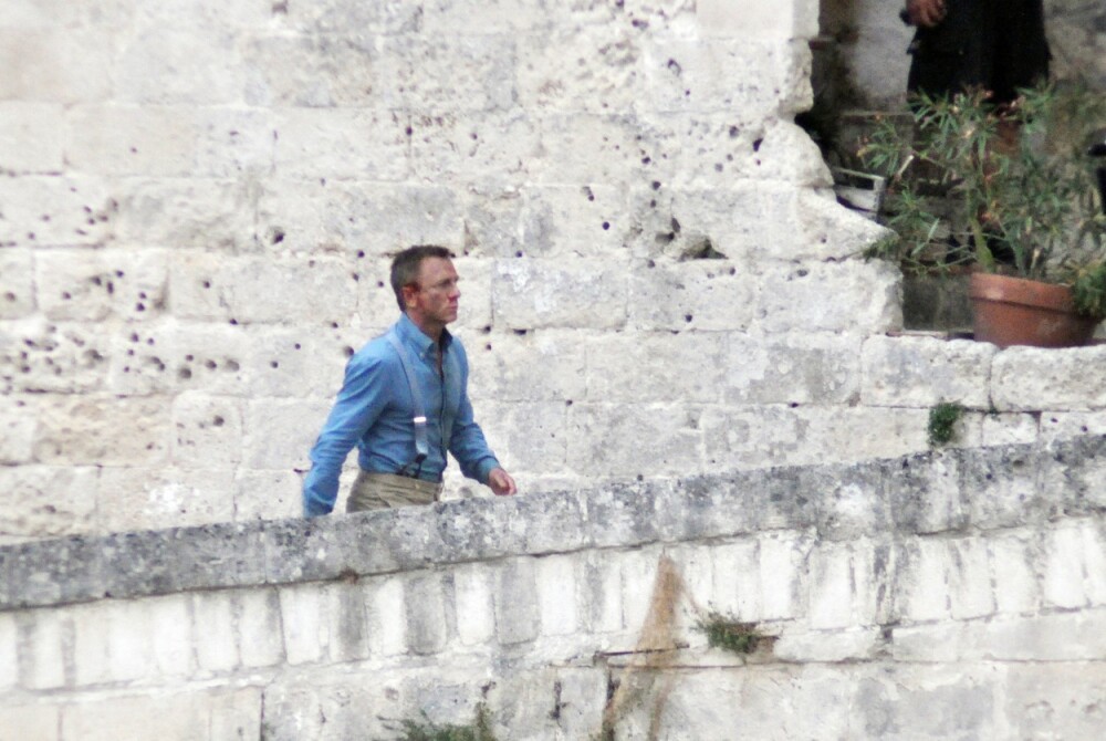 Daniel Craig, surprins la filmările pentru noul James Bond, în Italia. FOTO - Imaginea 6
