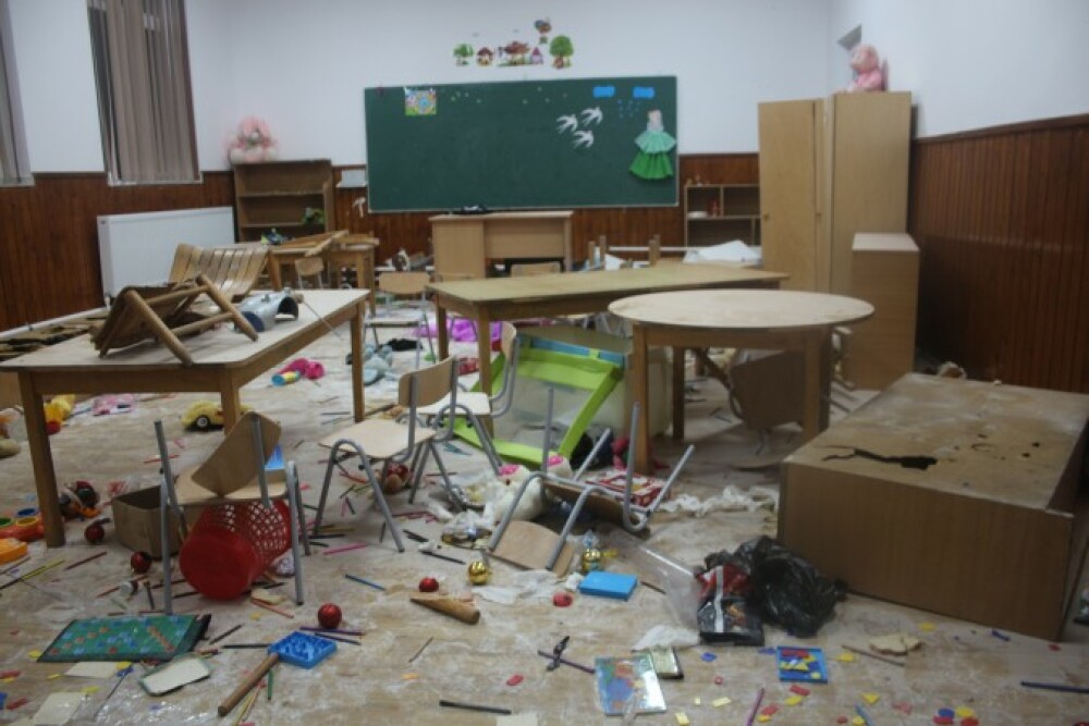 Trei băieți de 8, 9 și 10 ani au distrus o școală din Clejani. Explicația celor 3 - Imaginea 2