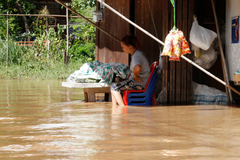 Thailanda, afectată de inundații. Sunt 32 de morți. Zeci de mii de oameni, evacuați - Imaginea 4