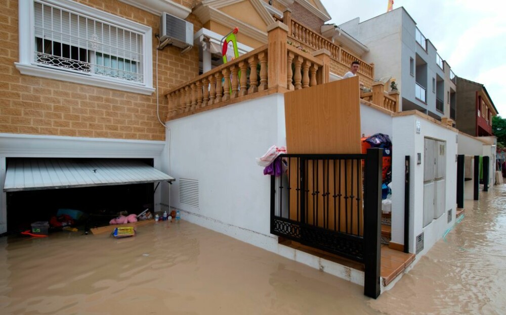 Furtuni și grindină cât pumnul în Spania. Țara, devastată de inundații - Imaginea 10