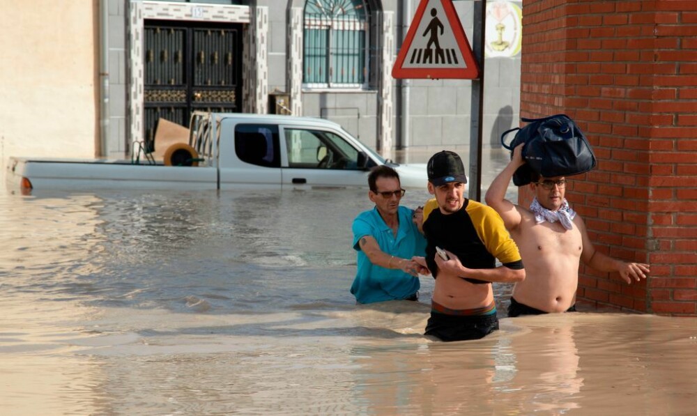 Furtuni și grindină cât pumnul în Spania. Țara, devastată de inundații - Imaginea 8
