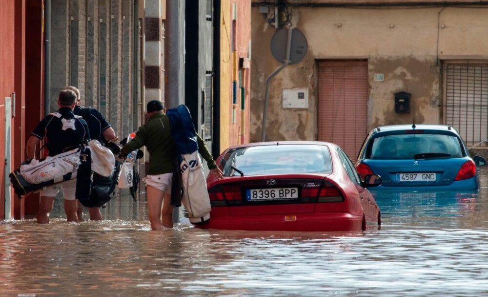 Furtuni și grindină cât pumnul în Spania. Țara, devastată de inundații - Imaginea 2