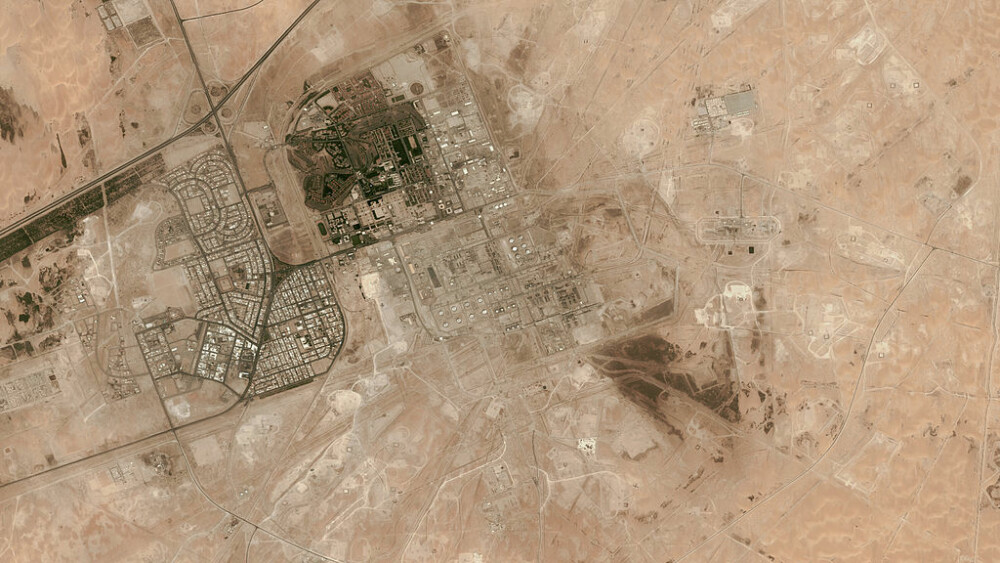 Primele imagini din satelit cu dezastrul provocat de atacul cu drone în Arabia Saudită - Imaginea 7