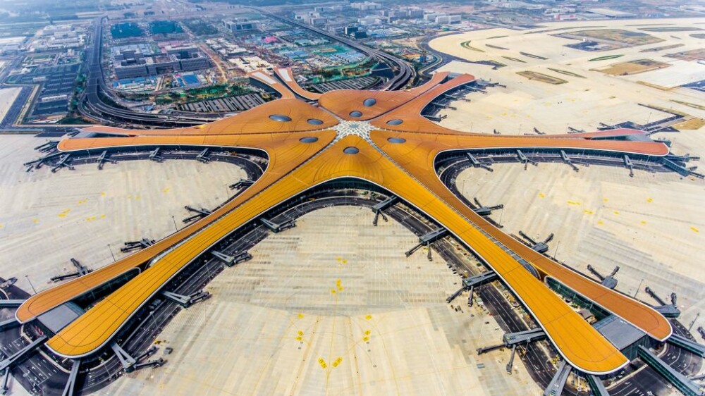 Imagini cu mega-aeroportul construit de chinezi. Cât a costat și în cât timp a fost făcut - Imaginea 1