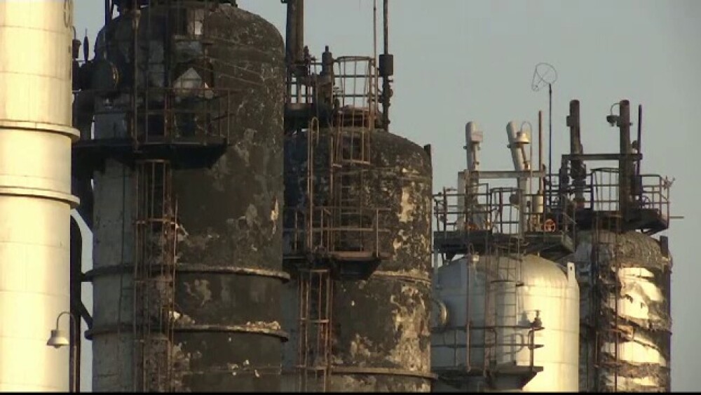 FOTO și VIDEO cu dezastrul provocat de drone la instalațiile petroliere ale saudiților - Imaginea 7