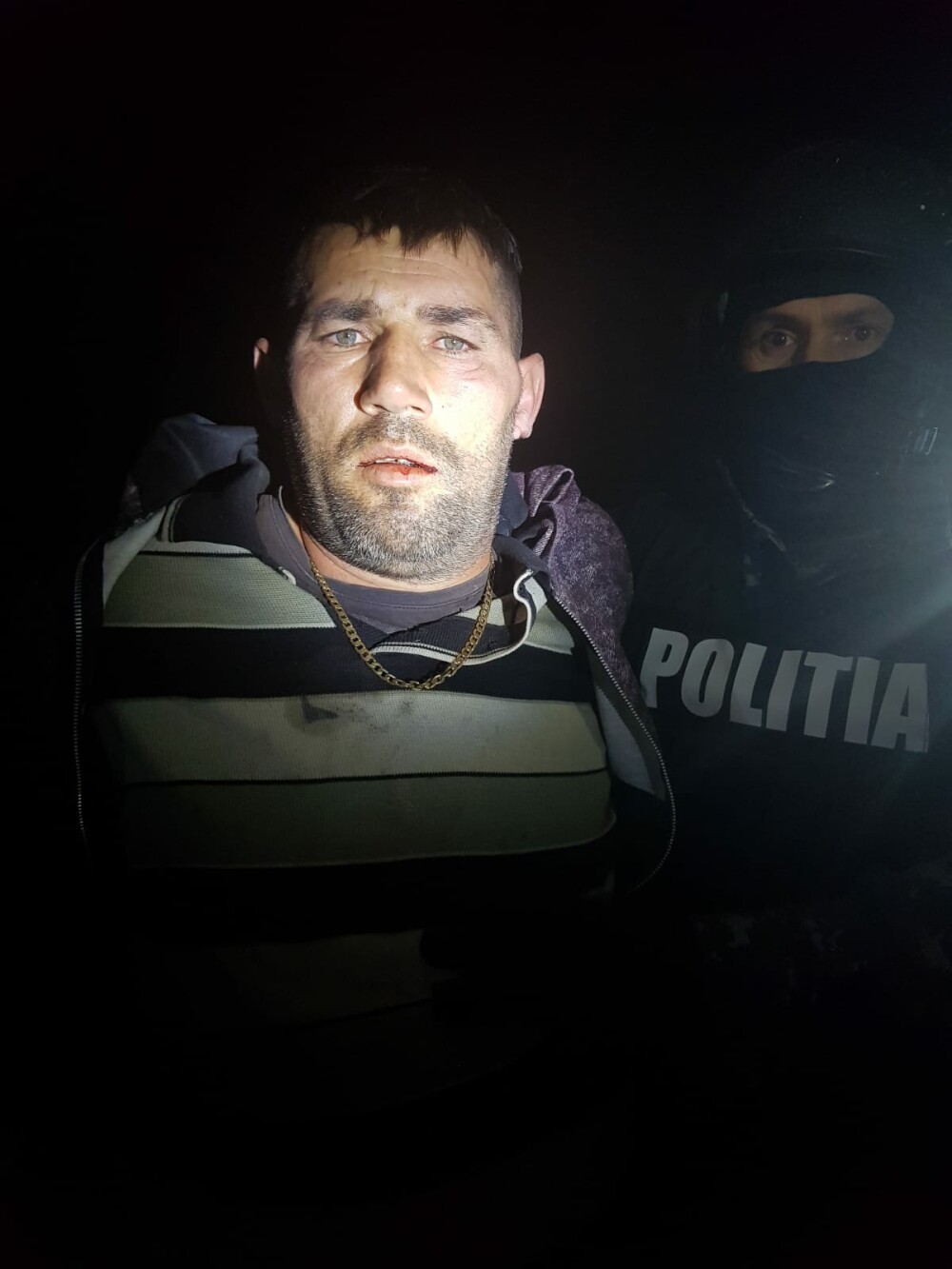 Deţinutul periculos evadat de la Penitenciarul Focşani a fost prins de polițiști - Imaginea 5