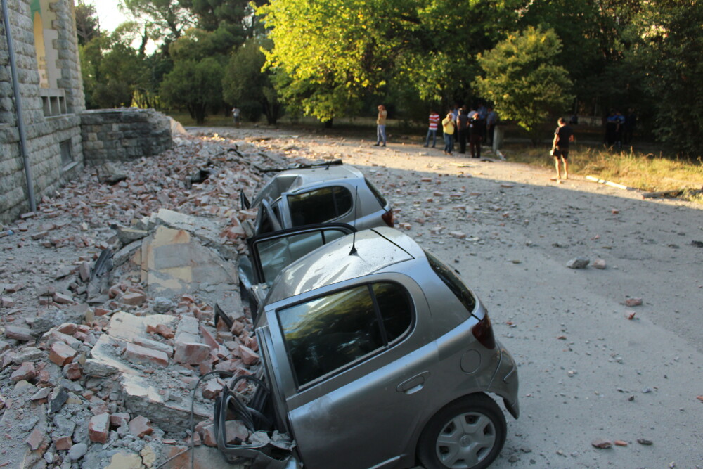 Cel mai puternic cutremur din Albania din ultimii 30 de ani. Zeci de oameni sunt răniți - Imaginea 7